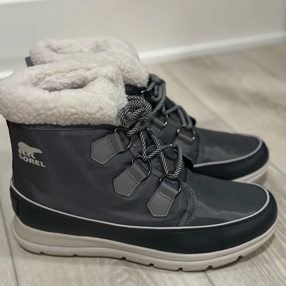 New - Size 11 - Sorel Explorer Carnival Waterproof - Gray and White Winter Boots